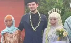 Viral Ustadzah Lombok Dinikahi Bule Asal Belgia, Begini Proses Penjemputan yang Sempat Menimbulkan Keraguan
