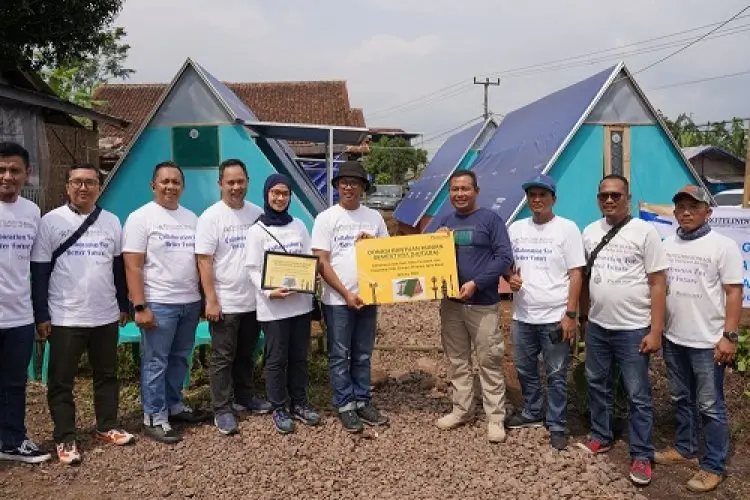 Protelindo Memberikan donasi Pembangunan Huntara untuk warga korban Bencana Alam Cianjur