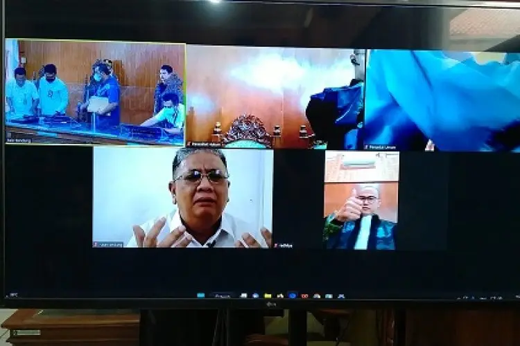 Divonis Bebas, Mantan Ketua DPRD Jabar Irfan Suryanegara Menangis