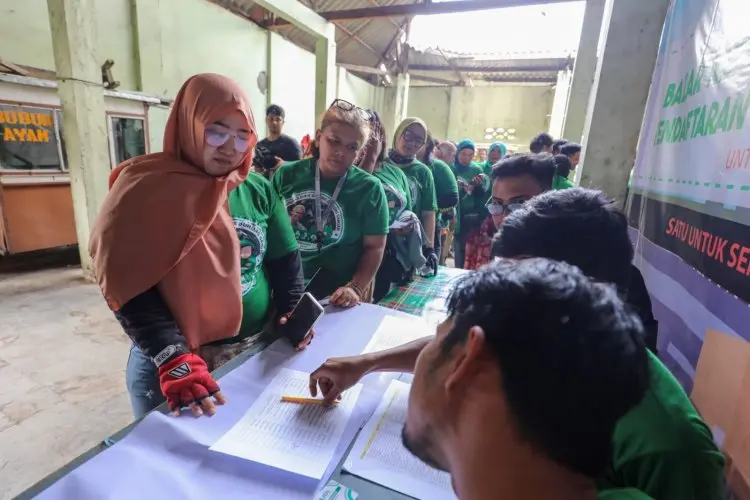 Relawan Ganjar Bantu Komunitas Driver Ojek Online di Bogor