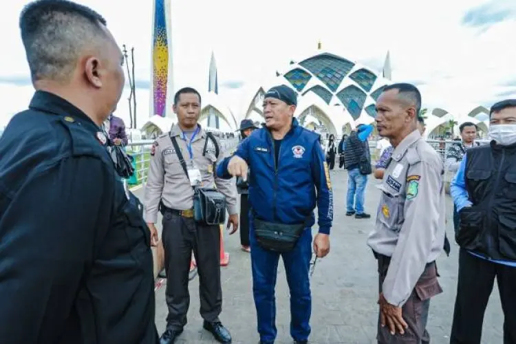 PKL di Masjid Raya Al-Jabbar Menjamur, Pemkot Bandung Bakal Ambil Tindakan Tegas