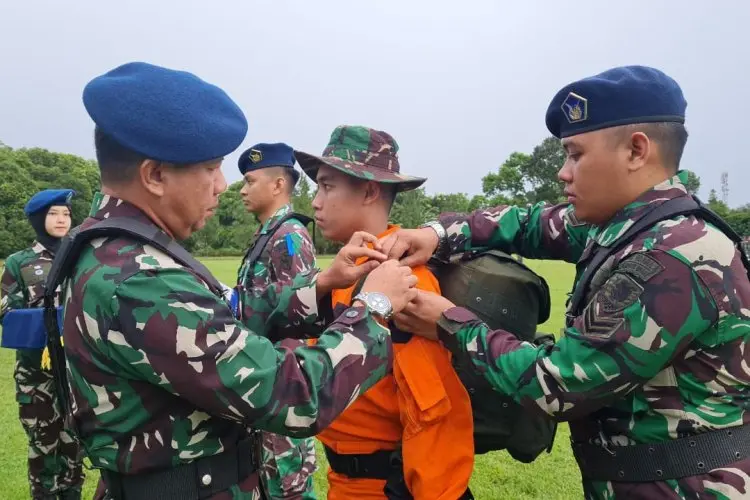 Kepala Dinas Operasi Lanud Suryadarma Buka Latihan Survival Dasar