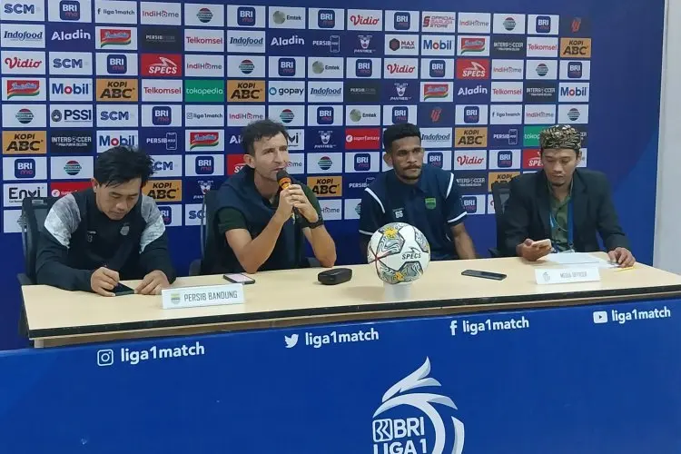 Kerap Jatuh, Ricky Kambuaya Singgung Profesional Pemain PSM Makassar