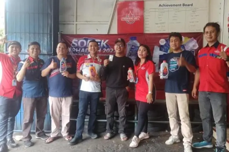 Federal Oil Lanjutkan Program Sobek Berhadiah, Dua Warga Jabar Boyong Hadiah Motor dan Logam Mulia