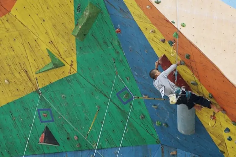 Cari Bibit Atlet Climber, FPTI Kabupaten Bogor Gelar Liga Panjat Tebing