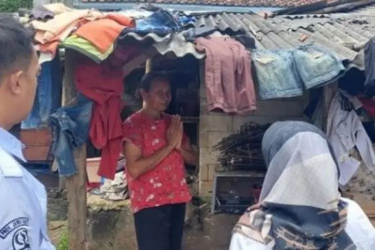 Bantu Keluarga yang Tinggal di Gubuk Reot, Disperkim KBB Daftarkan Heni sebagai Penerima Manfaat Rutilahu