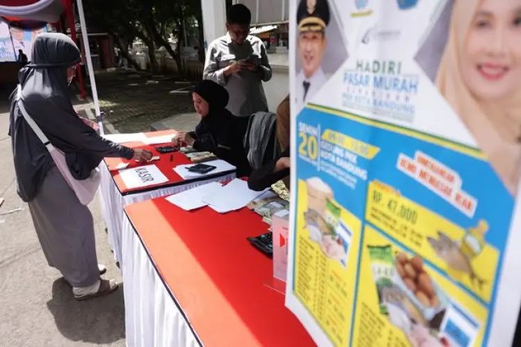 FOTO: Pasar Murah di Gedung PKK Kota Bandung