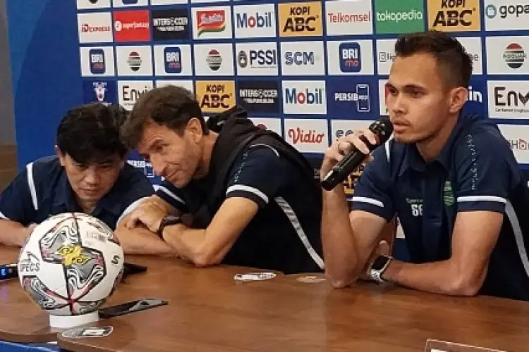 Rezaldi Hehanussa Berharap Persib Kalahkan Arema FC Demi Tetap Berkibar di Papan Atas