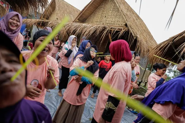 Trauma Healing Mak Ganjar di Cugenang Buat Warga Tersenyum