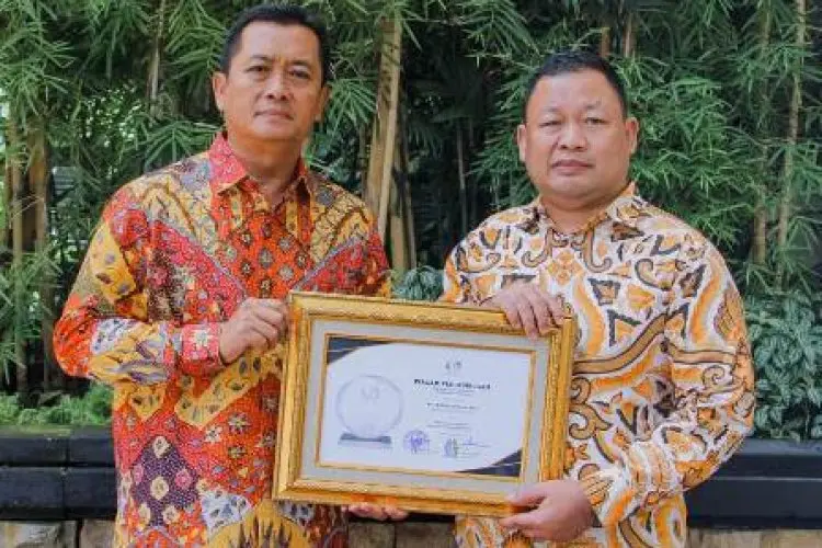 Ema Sumarna Sabet Gelar Terbaik 1 Digital Leadership Government Awards