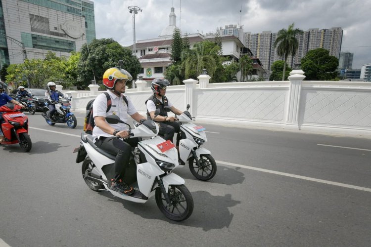 Ridwan Kamil dan Wali Kota Bobby Nasution Kampanyekan Motor Listrik di Medan
