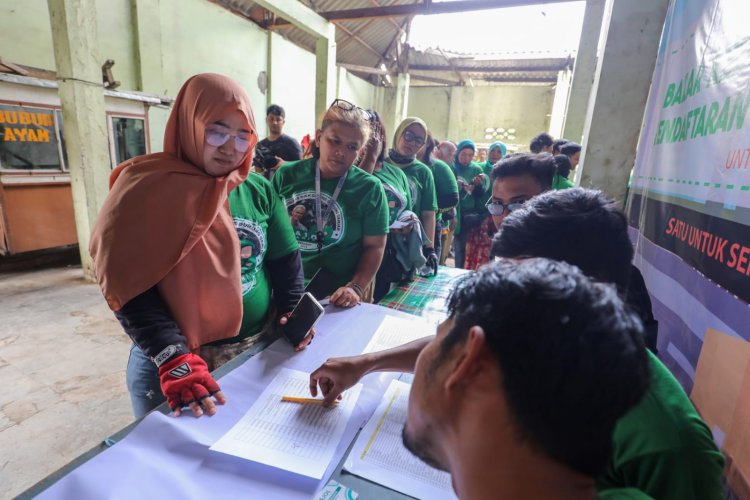 Relawan Ganjar Bantu Komunitas Driver Ojek Online di Bogor