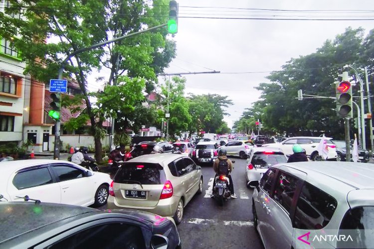 Dampak Kemacetan Parah, Pengamat Sebut Kota Bandung Terancam Kolaps Jika Tak Berbenah Transportasi