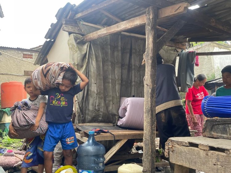 Lima Bulan Tinggal di Gubuk Reot Sempit, Heni dan Keluarga Harapkan Bantuan dari Pemda KBB