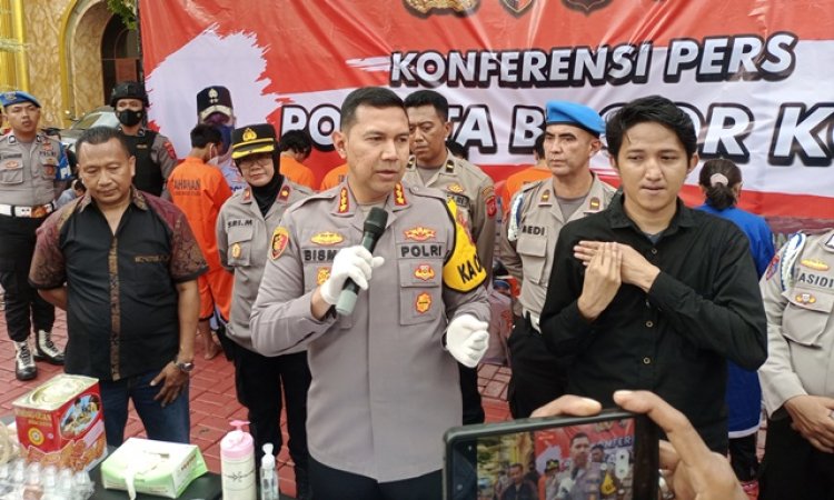 'Sukses' Gasak Tujuh Motor, Polresta Bogor Kota Ringkus Komplotan Modus Penipuan Handphone Jatuh