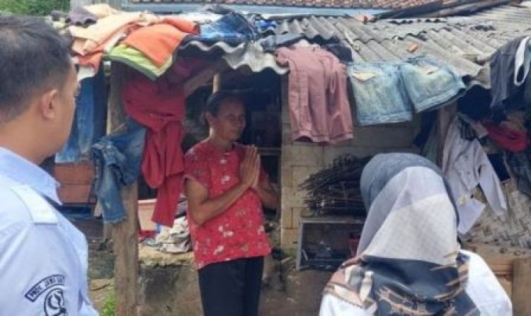 Bantu Keluarga yang Tinggal di Gubuk Reot, Disperkim KBB Daftarkan Heni sebagai Penerima Manfaat Rutilahu