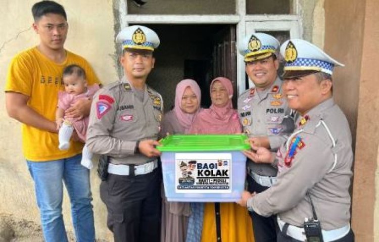 Satlantas Polresta Bogor Kota Peduli Keluarga Korban Laka dengan Bagi Kolak