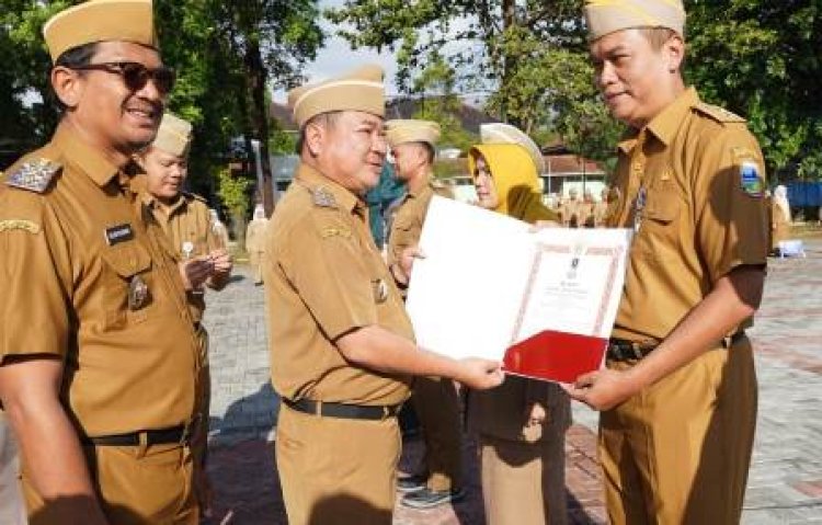 Masa Kerja 10 Tahun Lebih, 324 PNS Pemkab Garut Terima Anugerah Tanda Kehormatan Satyalencana Karya Satya