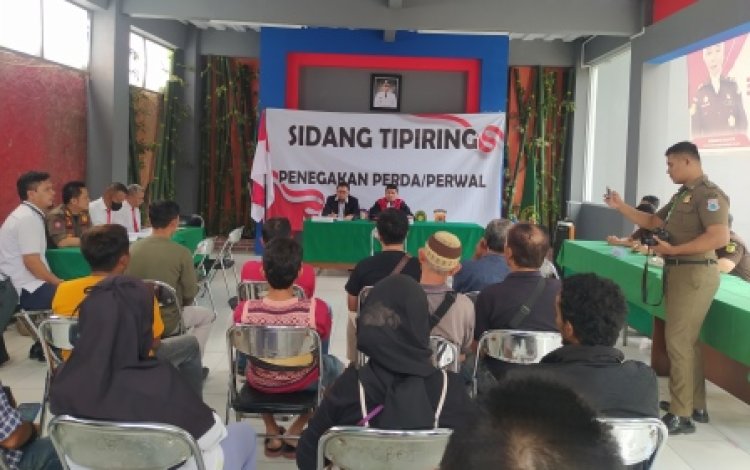 Langgar Perda K3, Puluhan PKL di Kota Cimahi Diseret ke Meja Hijau