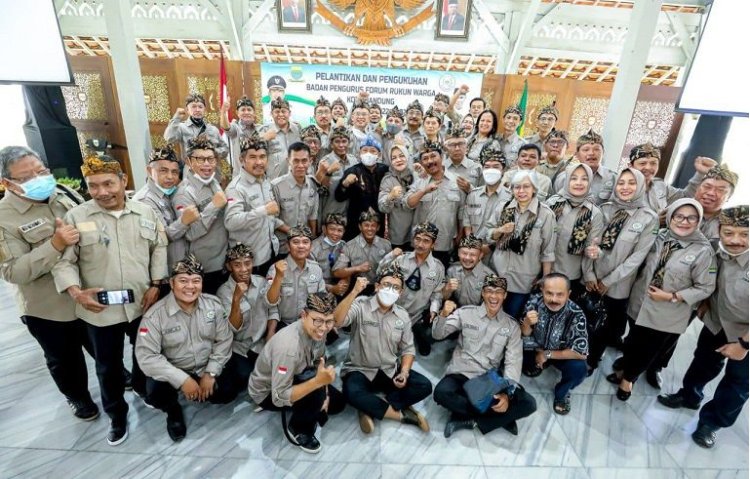 Beban Kerja Tinggi, Ketua RT dan RW di Kota Bandung Peroleh Jaminan Kecelakaan Kerja dan Kematian