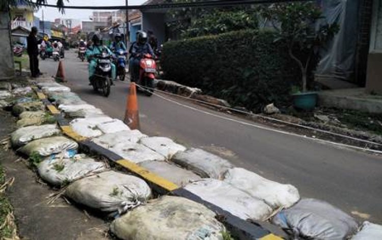 Perbaikan Jalan Ambles Kampung Tugu di Cisarua Butuh Rp1 Miliar, PUTR KBB: Kemungkinan Dianggarkan Tahun 2024