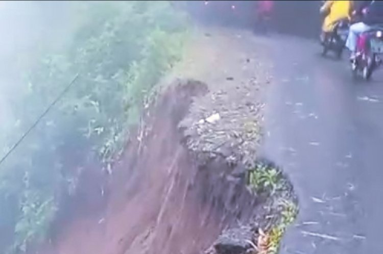 Dipicu Hujan Deras, Tebing Sepanjang 29 Meter Longsor dan Mengikis Bahu Jalan di Cisarua KBB