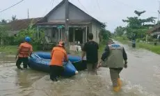 Korban Banjir di Pesisir Karawang Keluhkan Belum Tersentuh Bantuan Pemerintah