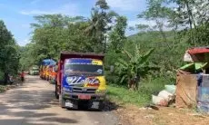 Antrean Truk Sampah ke TPA Sarimukti Kembali Terjadi Usai Diguyur Hujar Beberapa Hari Ini