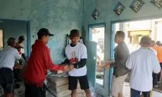 Bahu Membahu Bareng Warga, OMG Bangun Fasilitas Wudu dan Toilet Umum