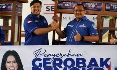 Anton Suratto Bagikan Ratusan Gerobak ke DPC Demokrat seJawa Barat