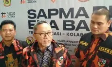 Mendag Zulkifli Hasan Mengakui Kesulitan Hentikan Impor Pakaian dan Sepatu Bekas yang masuk ke Indonesia
