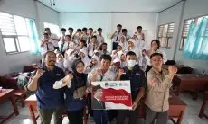 Sampaikan Amanah Ridwan Kamil JQR Salurkan Dana Pendidikan Untuk  Persahabatan Inspiratif Siswa SMP di Tasikmalaya