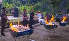 Dinilai Rugikan Negara, Pemkot Cimahi Musnahkan Ribuan Rokok Ilegal Tanpa Pita