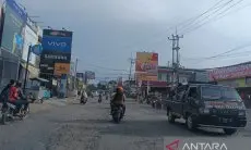 Pemkot Cirebon Perbaiki Jalan Rusak Akibat Air Hujan
