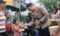 Lebih Dekat dengan Masyarakat, Polresta Bogor Kota Berbagi Takjil Selama Ramadhan