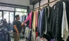 Penjualan Pakaian Bekas Impor Dilarang, Omzet Pedagang di Cirebon Menurun