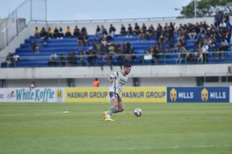 Marc Klok Mulai Fokus Pertandingan Persib vs Persik Kediri