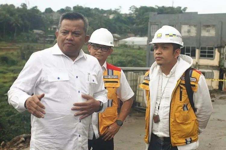 Pipa Gas Hingga Bangunan Melanggar Aturan Jadi Kendala Perbaikan Jembatan Cikereteg