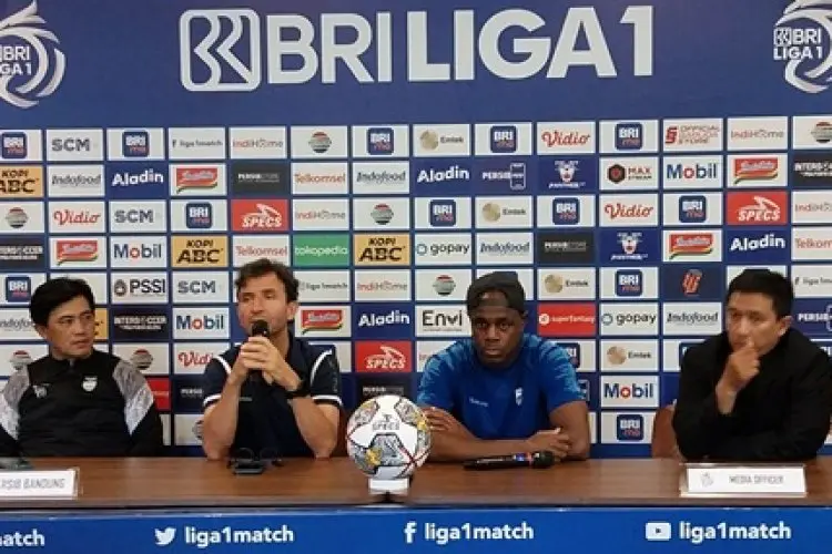 Luis Milla Optimistis Persib Bisa Bermain 100 Persen saat Menghadapi Persik