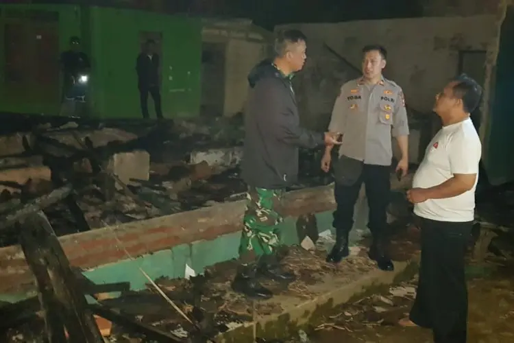 Korsleting Listrik, Rumah di Kampung Gandok Sindangkerta Ludes Terbakar