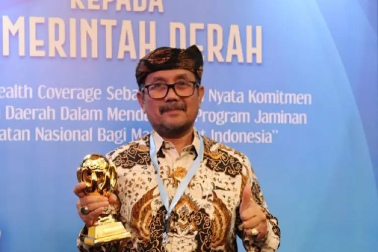 Kabupaten Cirebon Dapat Penghargaan UHC dari Wapres RI