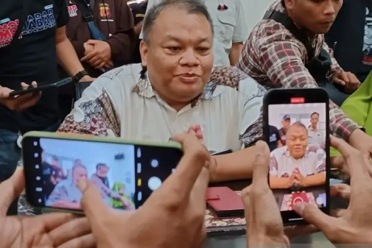 Akhirnya Terungkap Alasan Pemecatan Guru Pengkritik Kasar Ridwan Kamil, Ternyata...