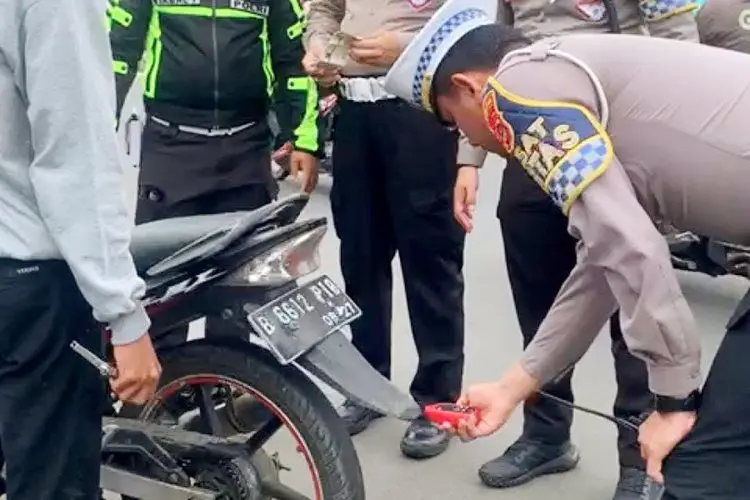 Tak Hanya Tilang, Polisi Bakal Tahan Motor Yang Masih Pakai Knalpot Brong Hingga Dua Bulan
