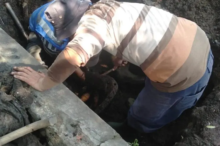 Pipa Tersumbat, Ratusan pelanggan PDAM Garut Merana