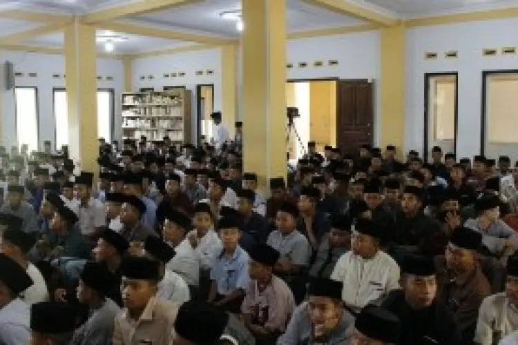 Dinilai Belum Optimal, Legislator Jabar Ini Kembali Sosialisasikan Perda Pesantren