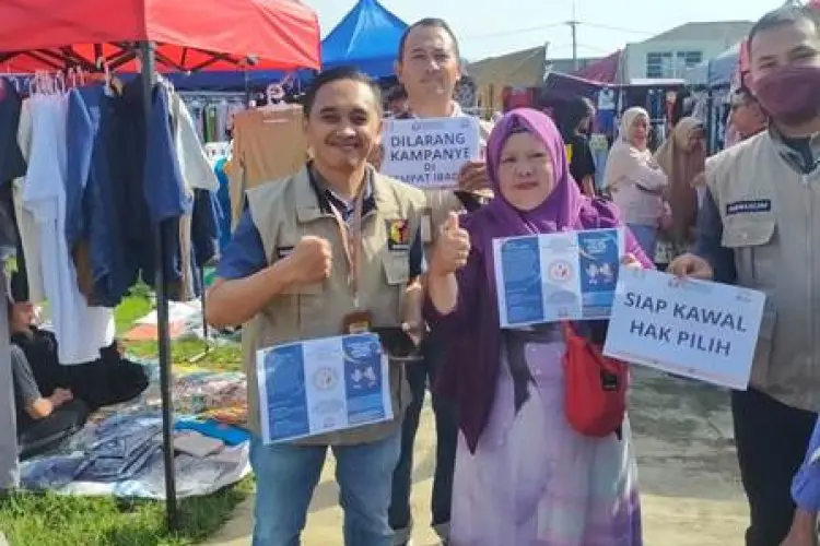Sosialisasi Pengawasan Partisipatif Pemilu 2024, Panwaslu Kecamatan Cangkuang Sambangi Pasar Minggu Parken