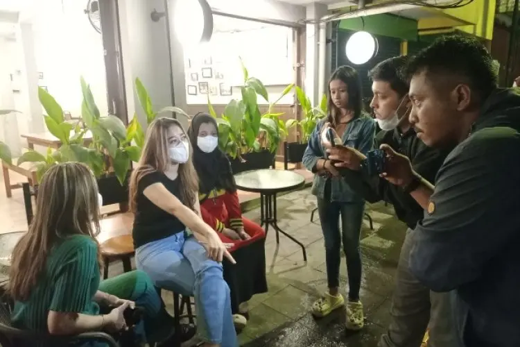 Keren...Dua Wanita Cantik asal Bogor Ini Selamatkan Pemuda Tak Dikenal yang Coba Bunuh Diri