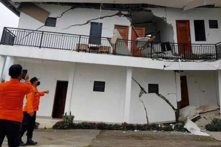 Pergeseran Tanah di Perbatasan Bogor-Cianjur, Inilah Kronologis Kejadiannya...