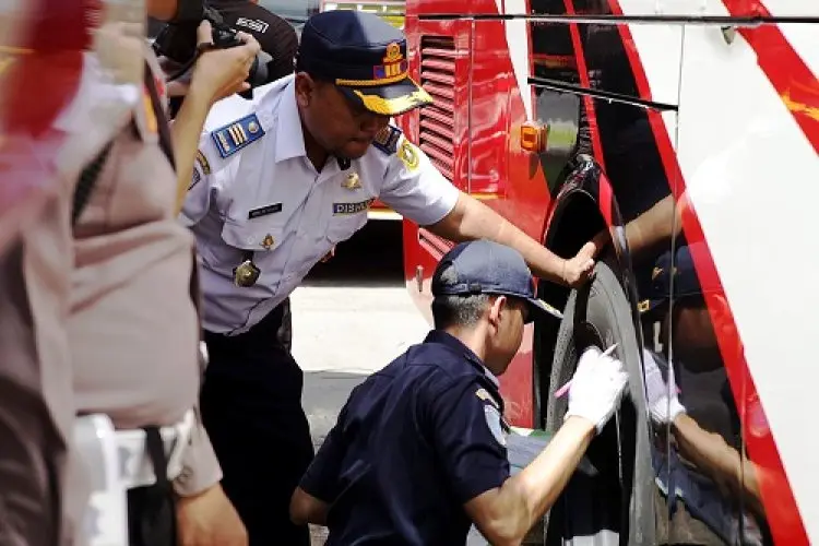 Uji Bus Pool Agra Mas, 2 Unit Bus Dinyatakan Tidak Layak Jalan dan Beroperasi