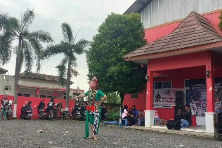 Gandeng Slankers, Srikandi Ganjar Kenalkan Tari Topemg Khas Cirebon